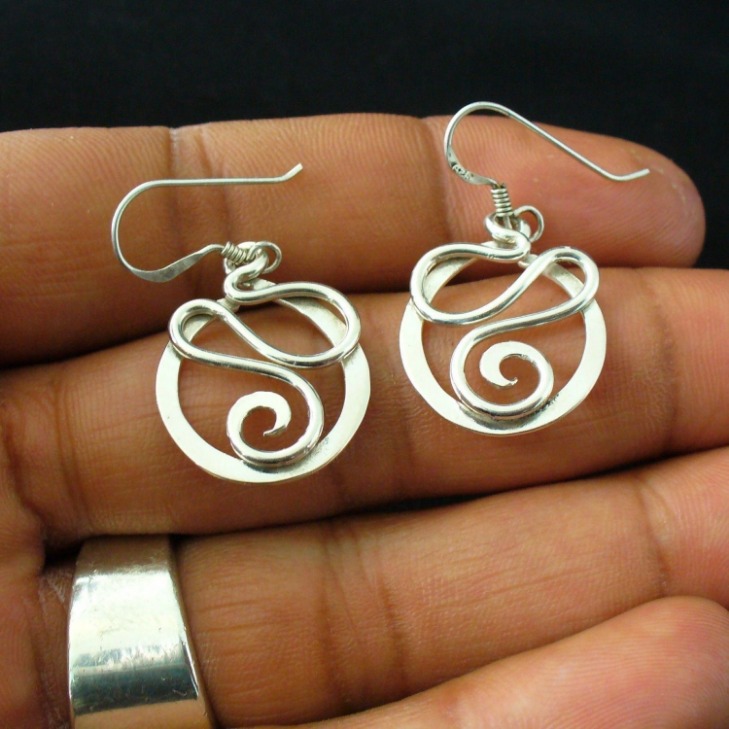 Discover the Allure of Handcrafted Silver Jewelry